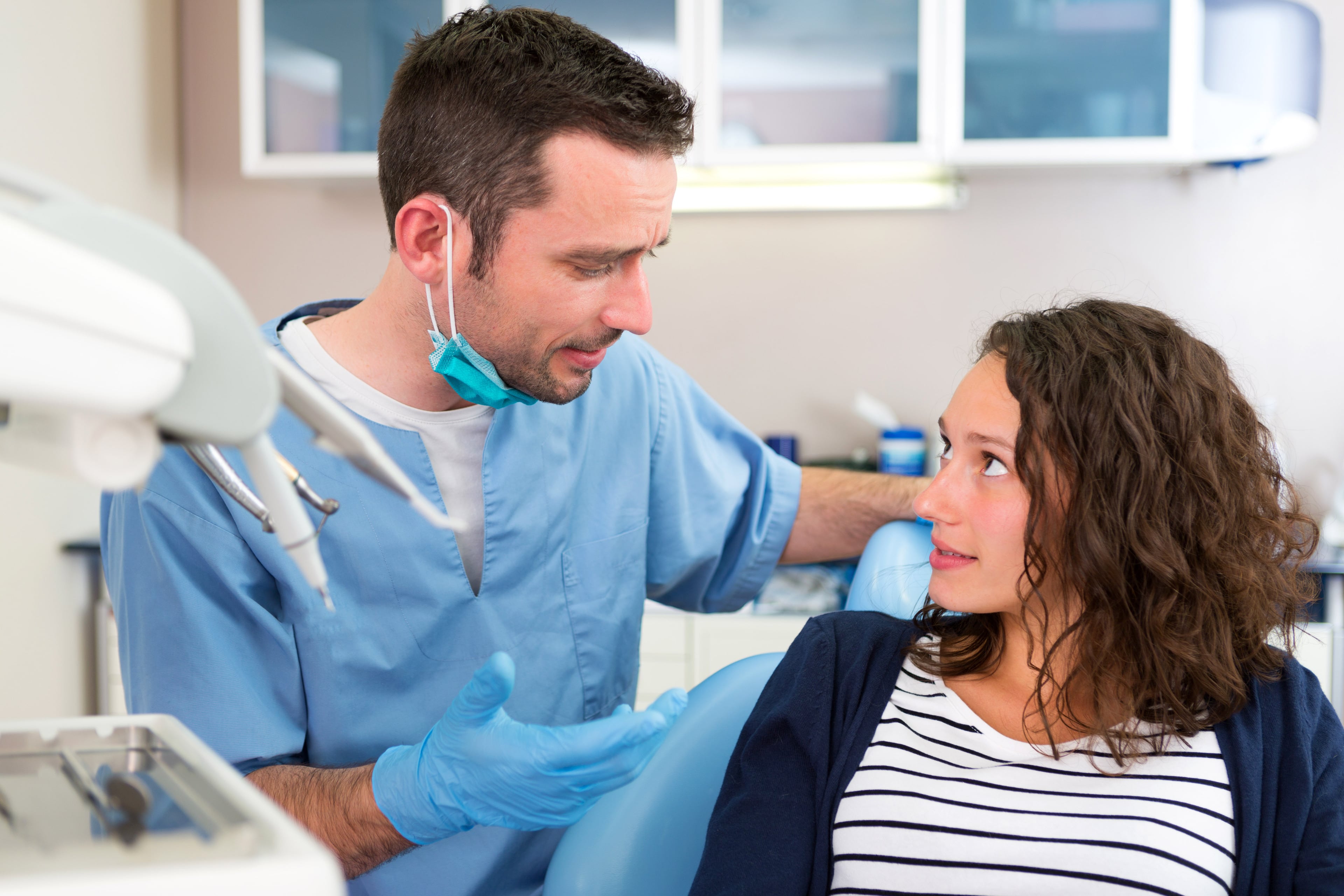 Стоматологическая патология. Стоматолог и пациент. Консультация стоматолога. Пациент в стоматологии.